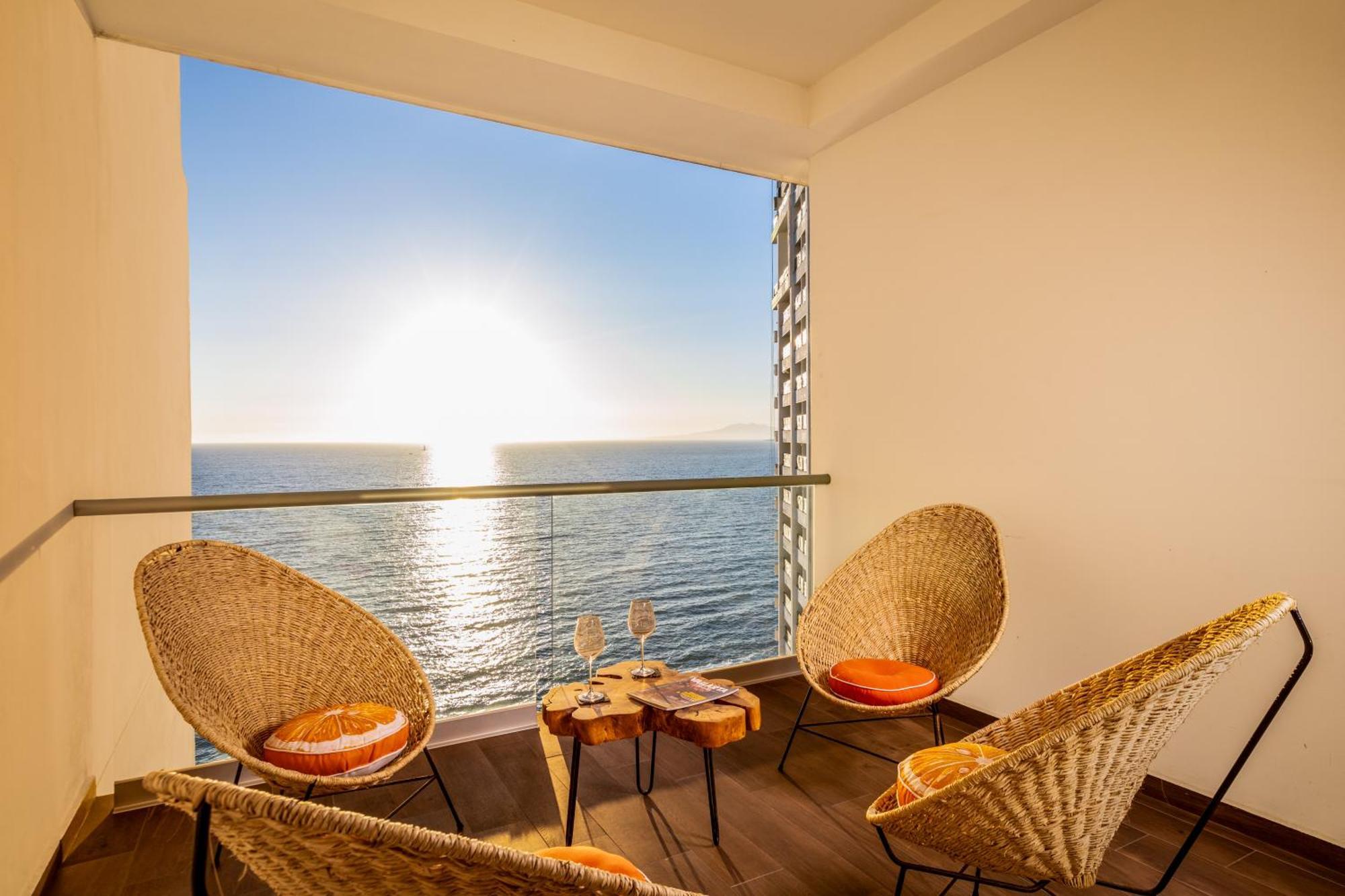 Harbor 13008A Artistic Beachfront Studio By Moikkarentals Puerto Vallarta Dış mekan fotoğraf